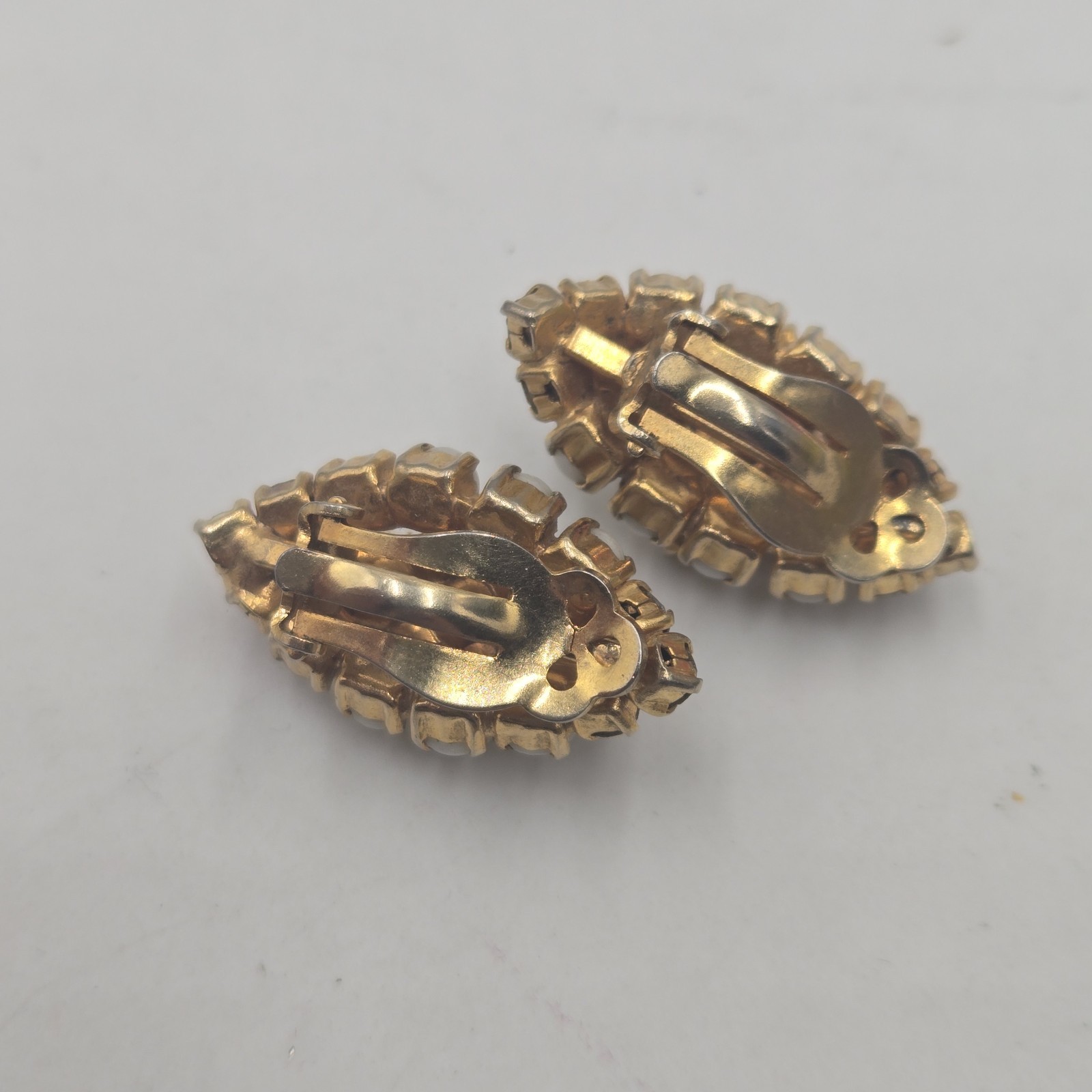 Vintage 1950s Milk Glass Rose Art Rhinestone Silver Tone Clip on Earrings 50-60s