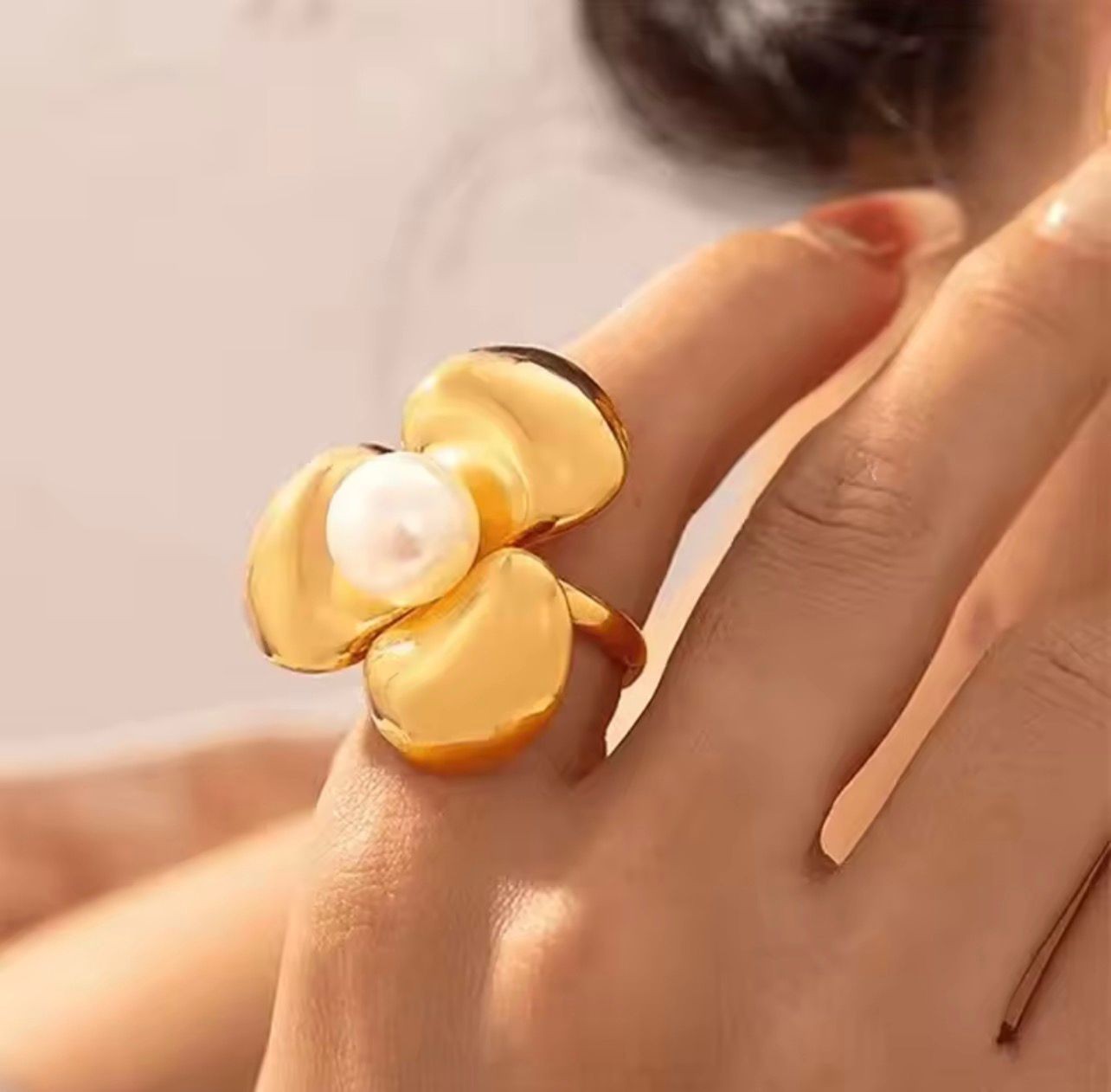 Women’s Gold Tone Faux Pearl Statement Ring Adjustable Fashion Jewelry