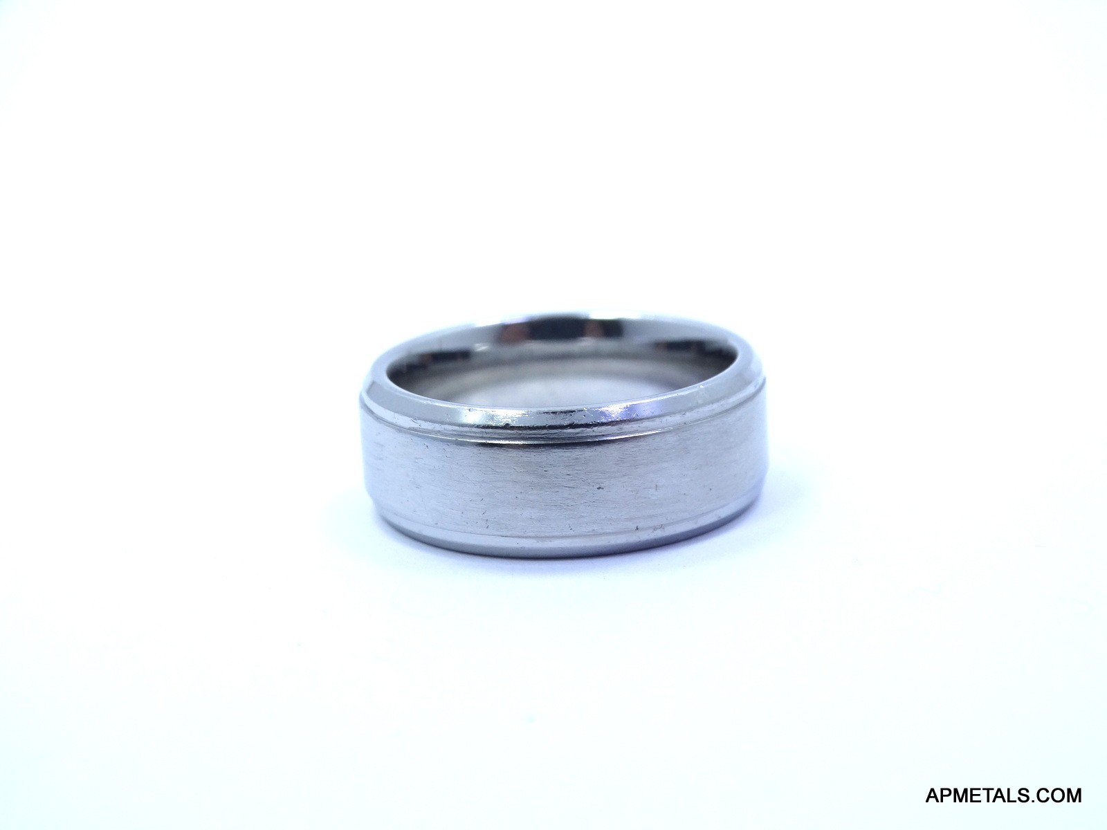 Men’s O2 Cobalt Chrome Benchmark Silver Beveled Edge 9mm Band Ring Comfort Fit