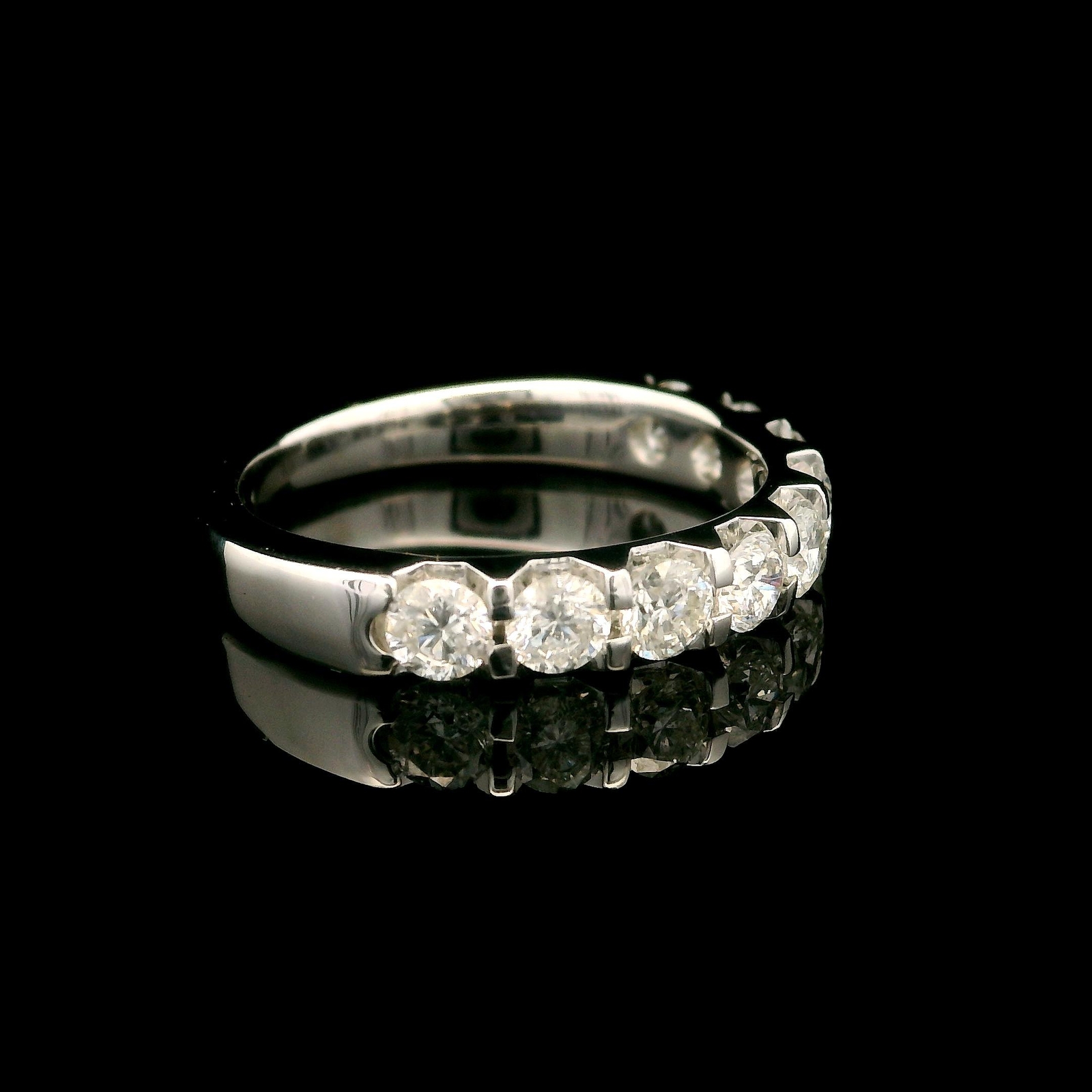 14k White Gold 0.85ctw Large Fiery White Diamond Wedding Classic Band Ring
