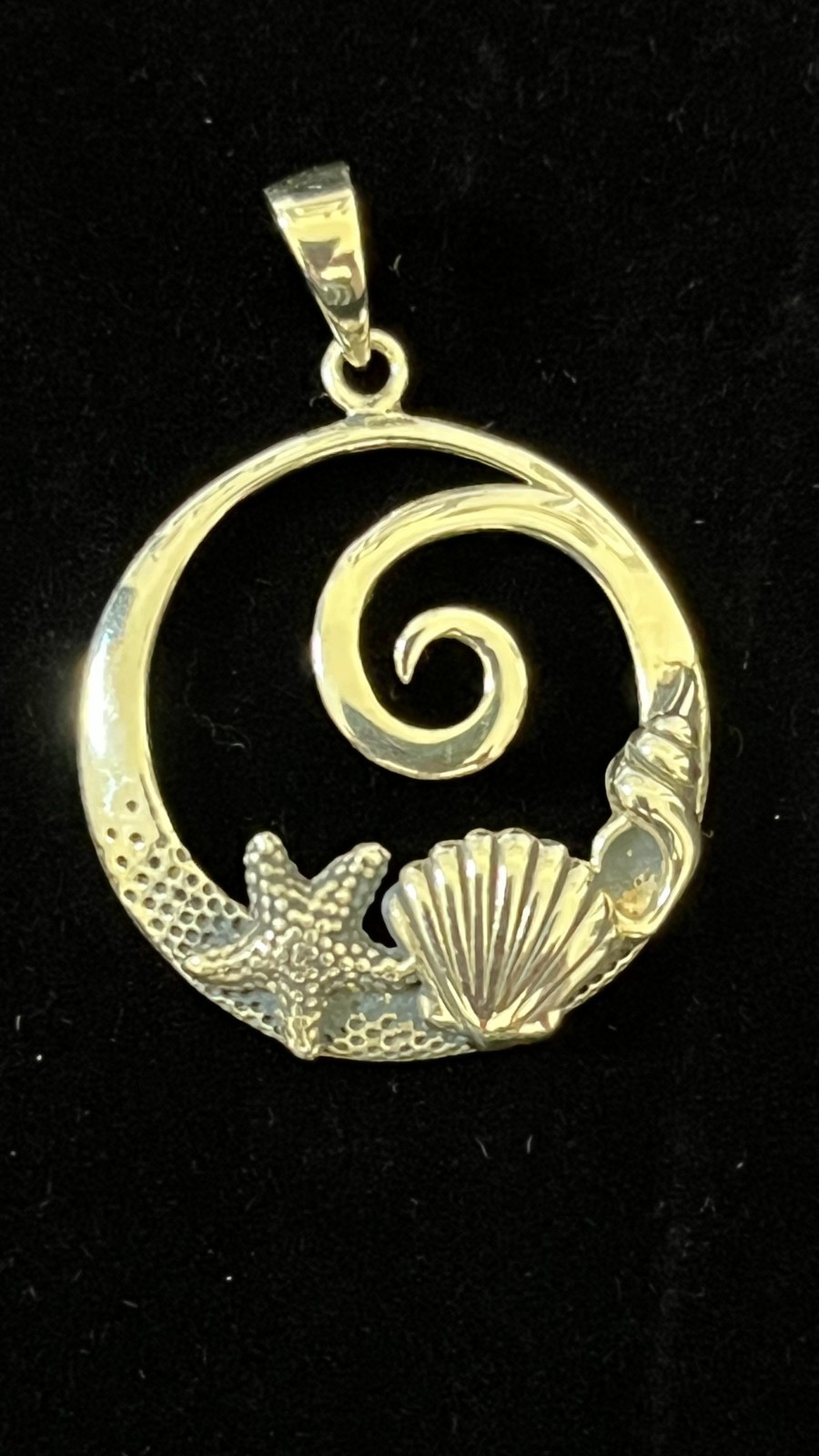 Gorgeous Sterling Silver Sea Shells and wave pendant, marked .925.