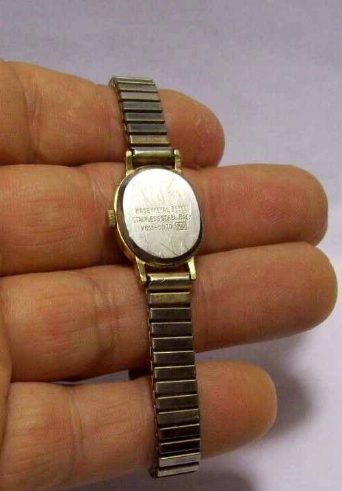 Lorus (by Seiko) Ladies Watch Gold fits 6.25″-6.50″ inches Looks & Runs Great