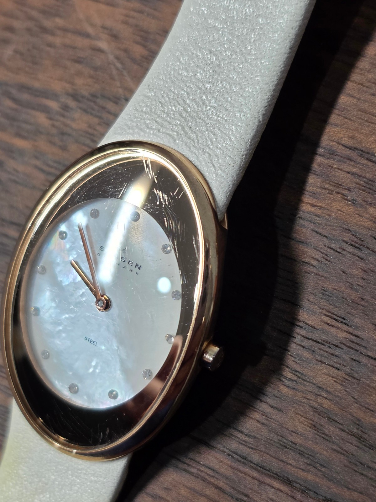 Skagen Denmark White Leather & MOP Inlay Women’s Watch 648SRLW Japan Quartz