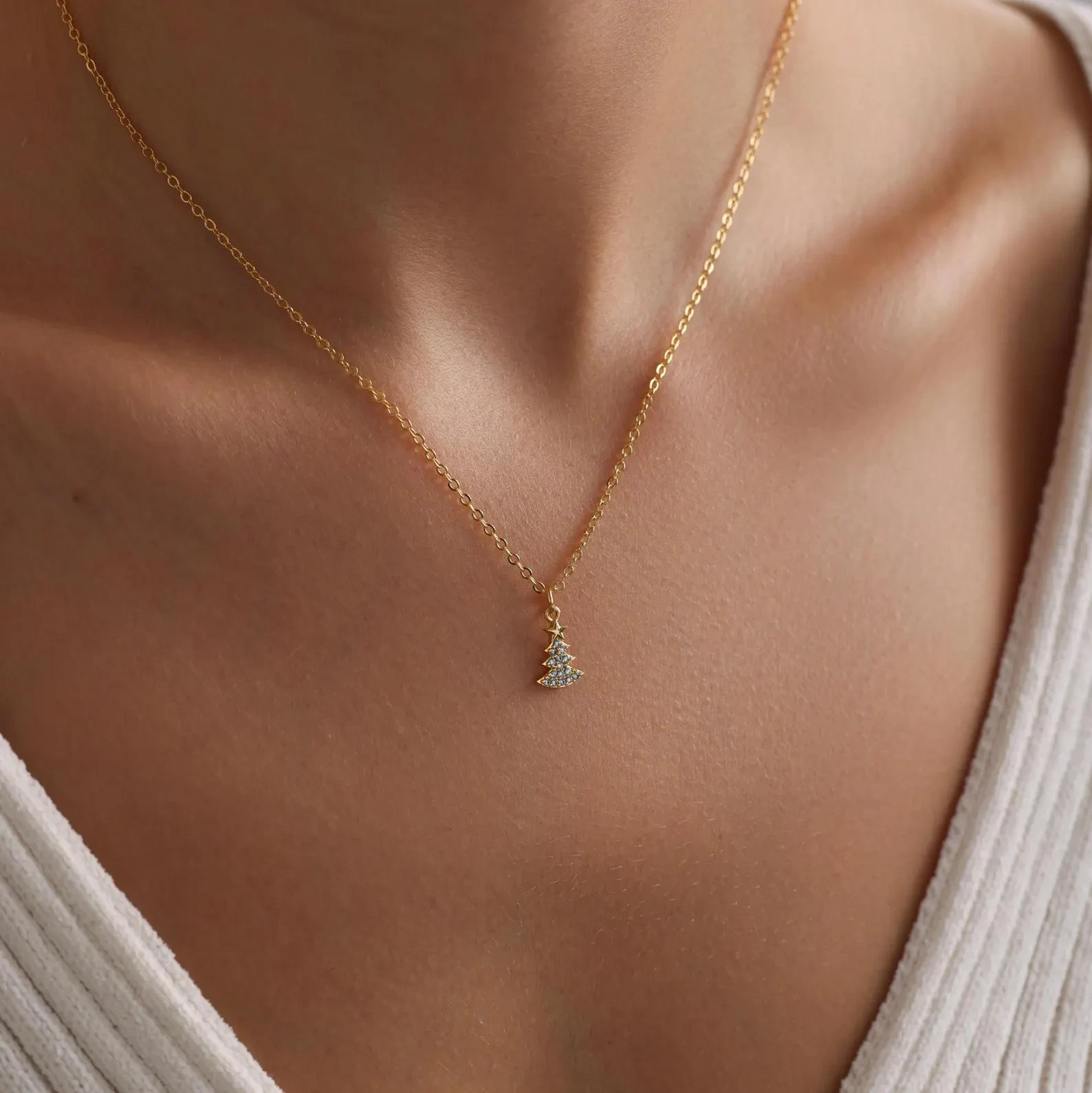 2 Ct Simulated Diamond Stunning Christmas Tree Pendant 14K Yellow Gold Plated