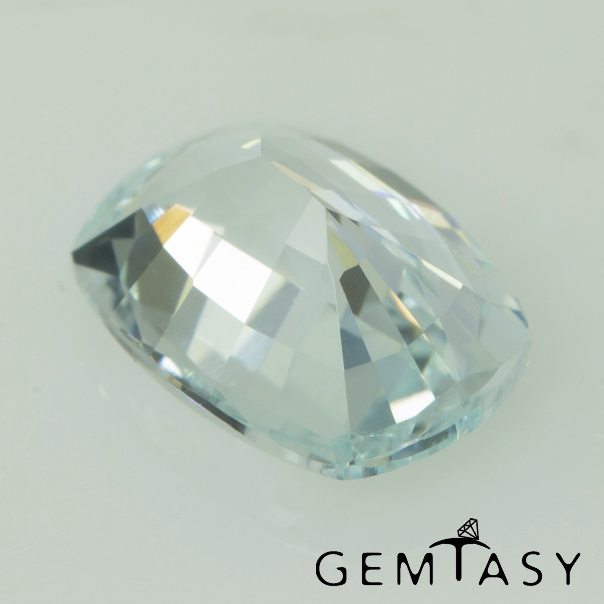 Cut stone – Aquamarine YAG Czochralski (Pulled) lab grown 7x5mm 1.32-1.54ct