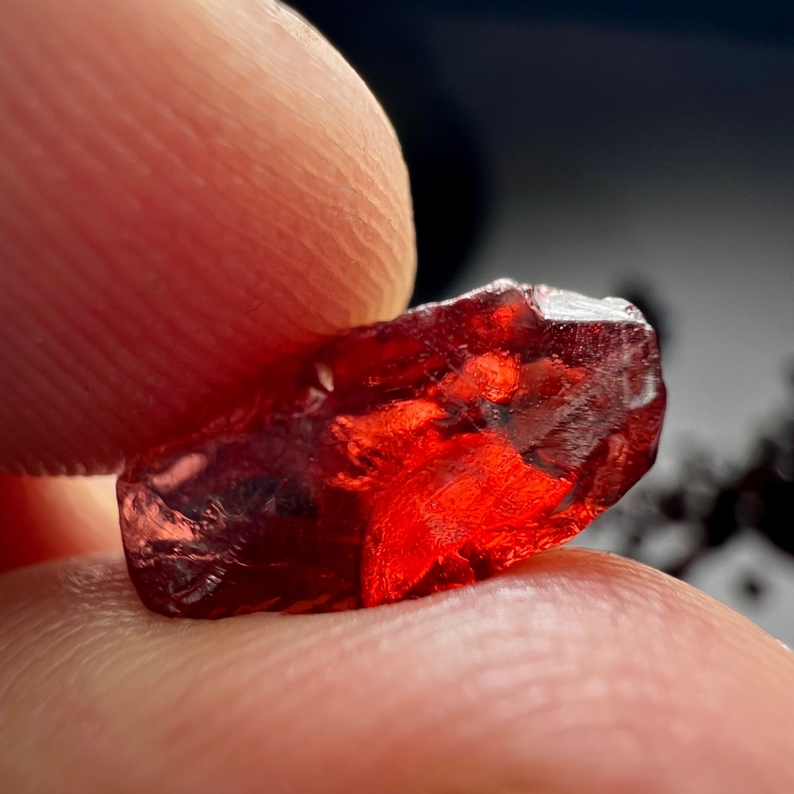 370Ct Natural Rhodolite Garnet Rough Facet Grade Parcel Tanzania Lot