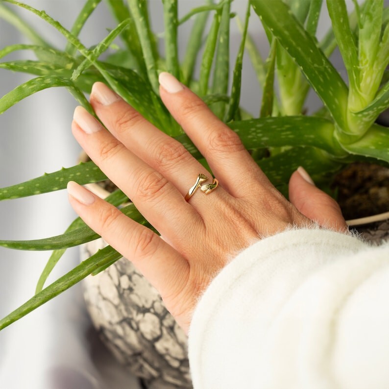Hug Ring Adjustable Open Band – Minimalist Jewelry Gift for Women – Love Wrap