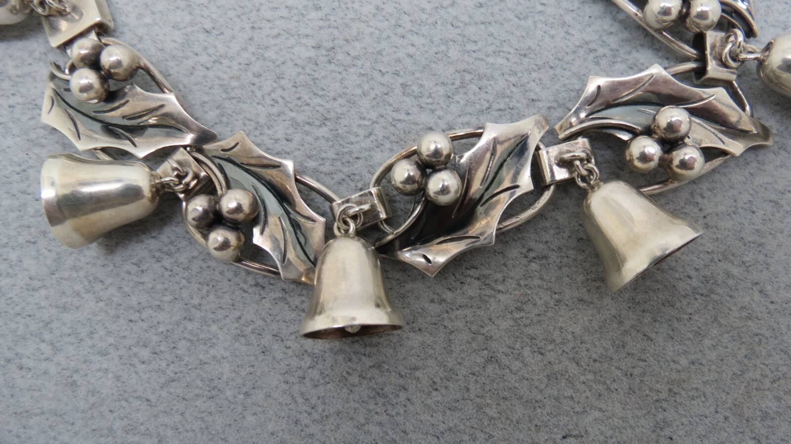 Damaso Gallegos Sterling Silver Bracelet Jingle Bells Holly 45 Grams 7″ Taxco
