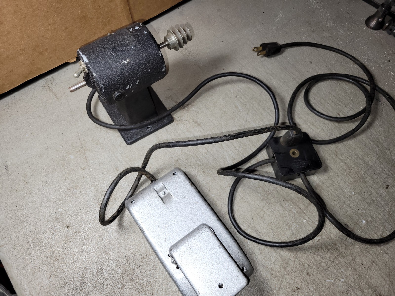 Vtg Jewelers WATCHMAKER Lathe Motor USA 110V w/variable speed foot-pedal Read