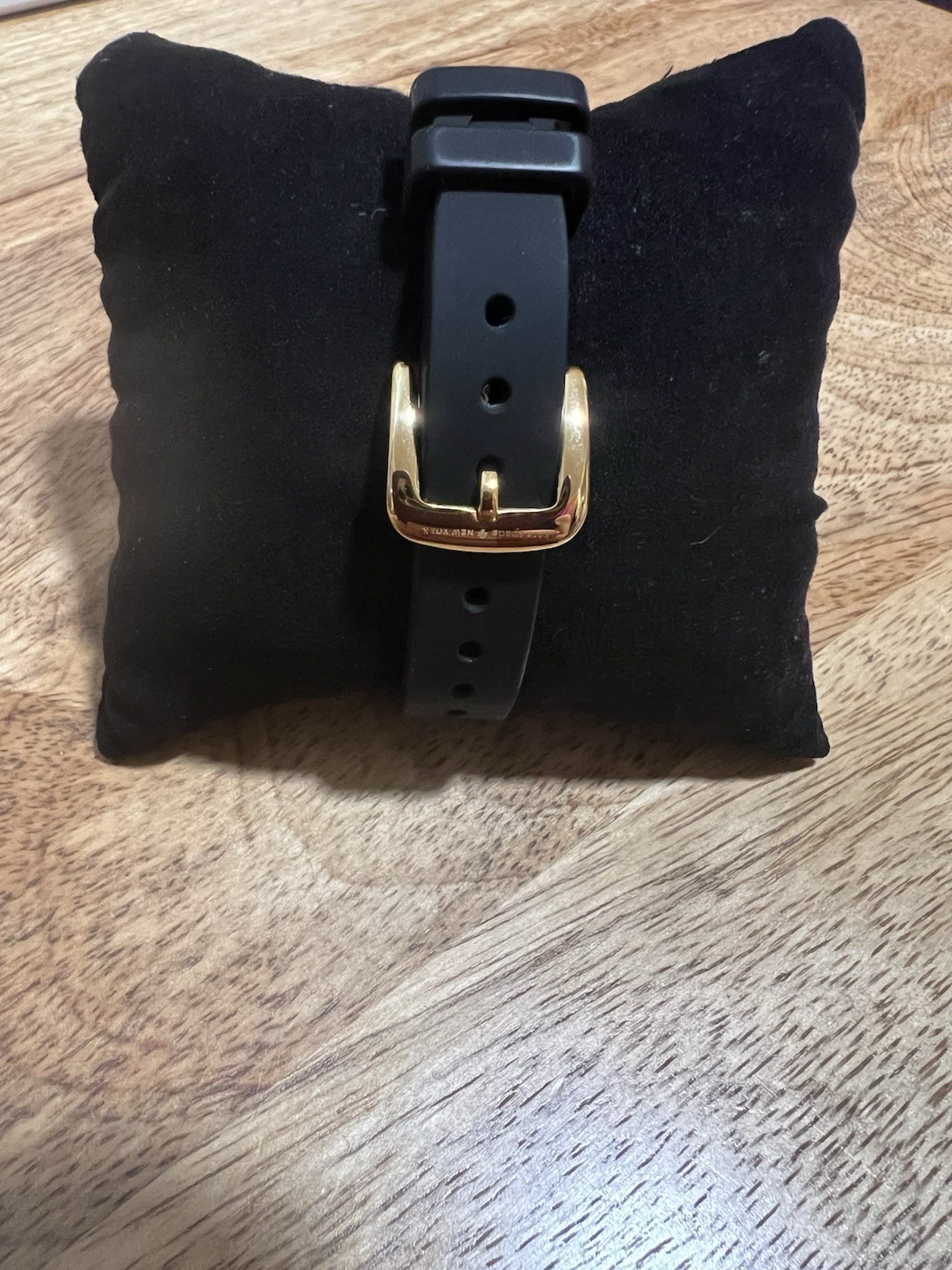 Kate Spade New York Analog Quartz 34mm Gold/White Black Silicone – Needs Battery
