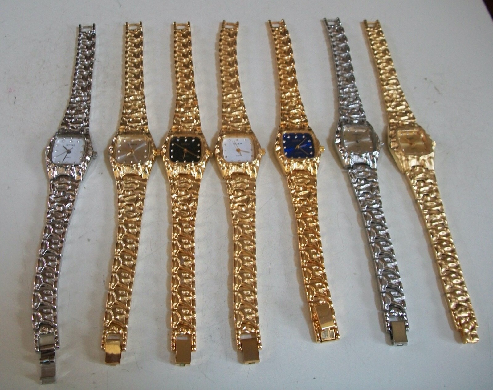 Geneva Gold Or Silver Finish Nugget Style Bracelet Fashion Men Or Women Watch