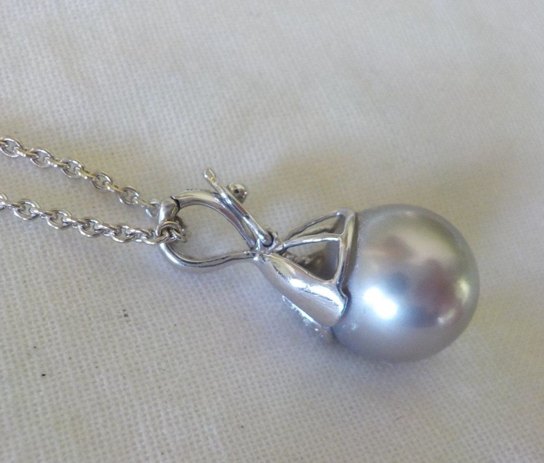 14K White Gold Drop Tahitian Pearl Diamond Necklace – 5.37 gms, 16.2 in, 10 mm