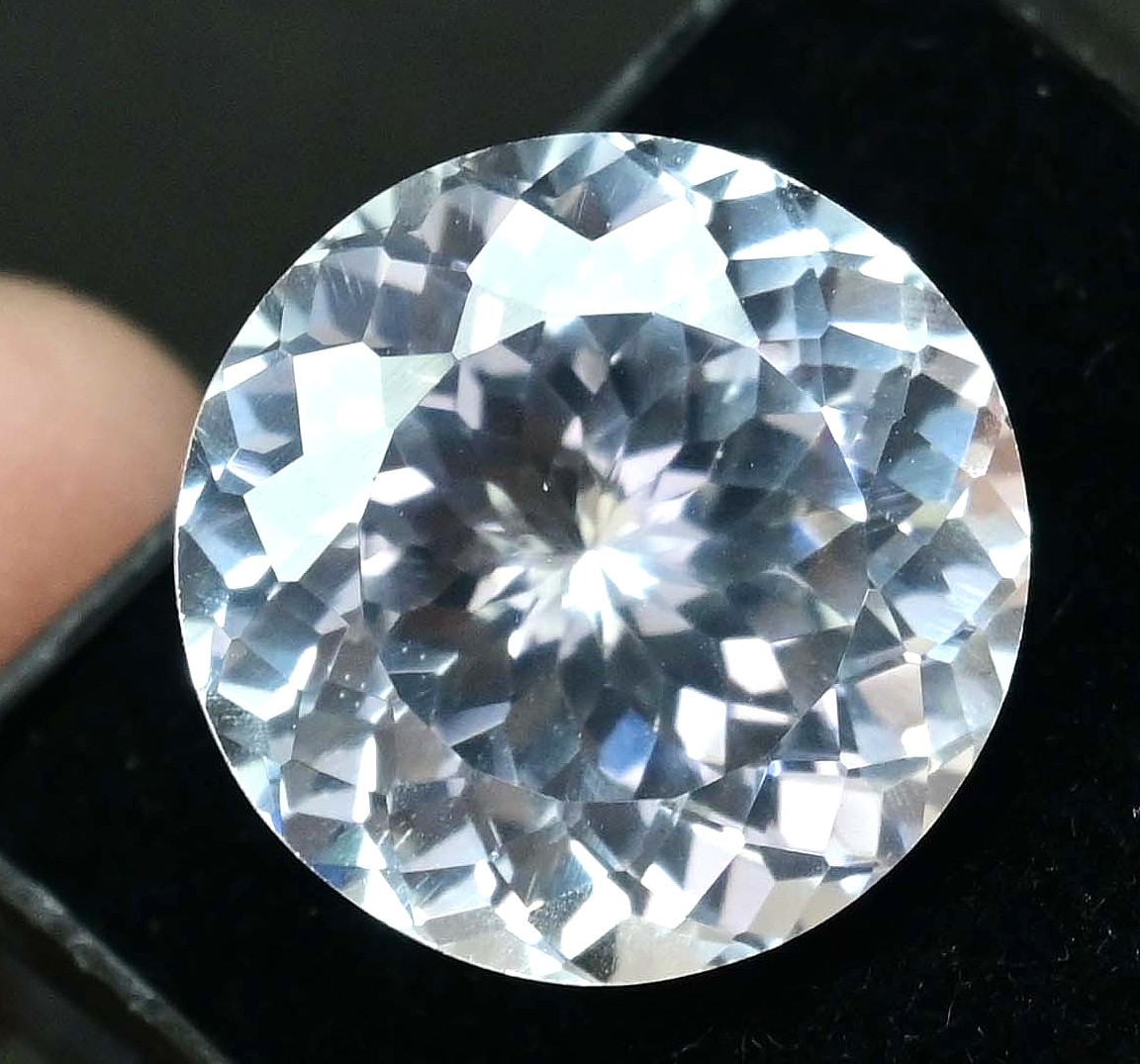 Flawless Natural White Colorless Montana Sapphire 22.15 Ct Certified Gemstone