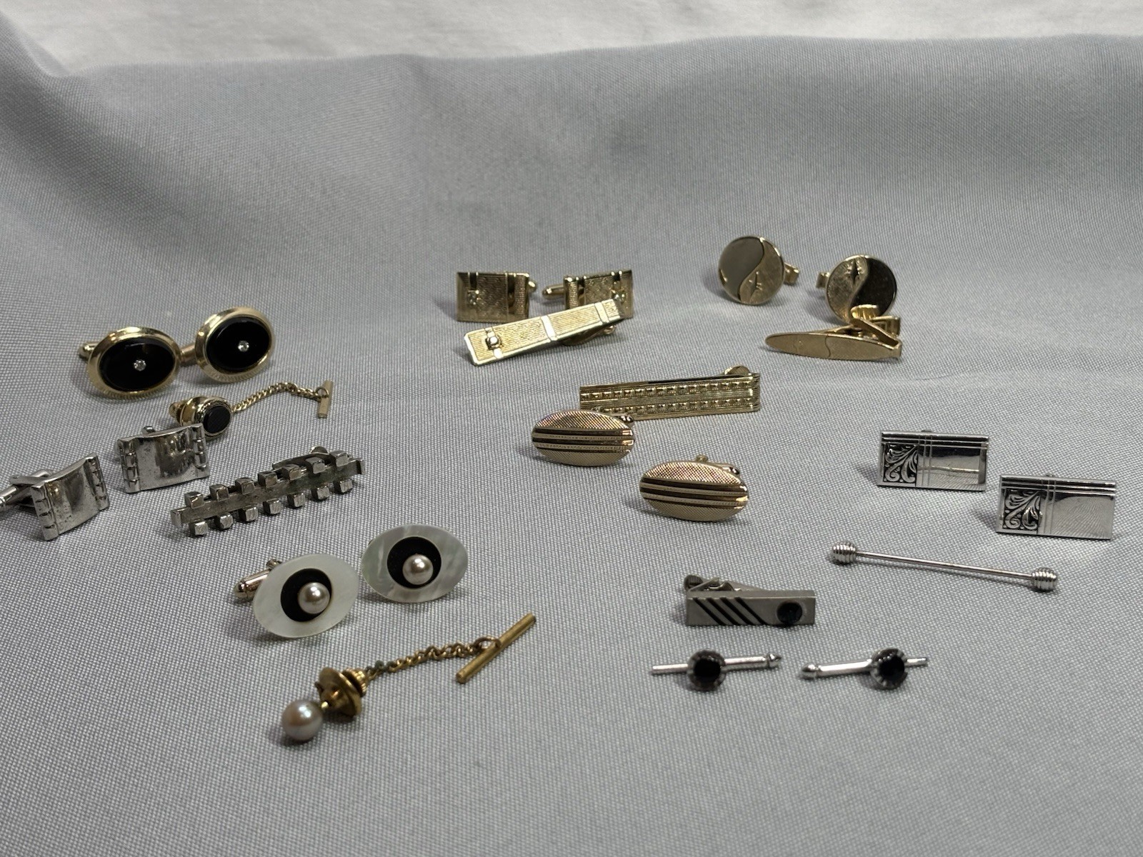 Vintage Men’s Assorted Cufflink & Tie Tack Sets 24 Pieces Swank, Foster, MiscEUC