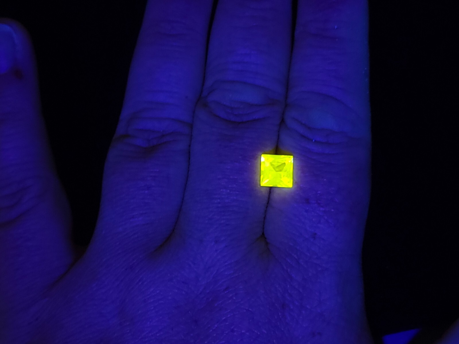 UV Yellow YAG Yttrium Aluminum Garnet 2.4ct Fluorescent Square Princess Cut 7mm