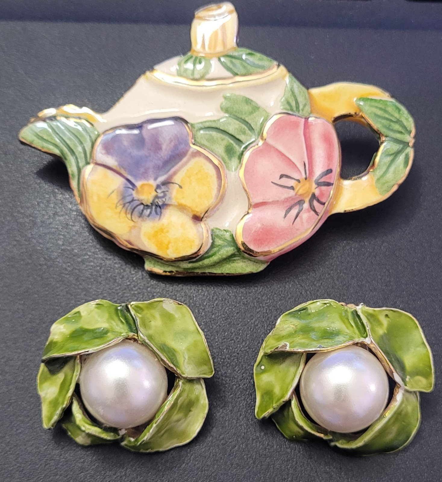 Vtg Set Floral Teapot Ceramic Brooch Pin With Matching Pearl Earrings Clip On