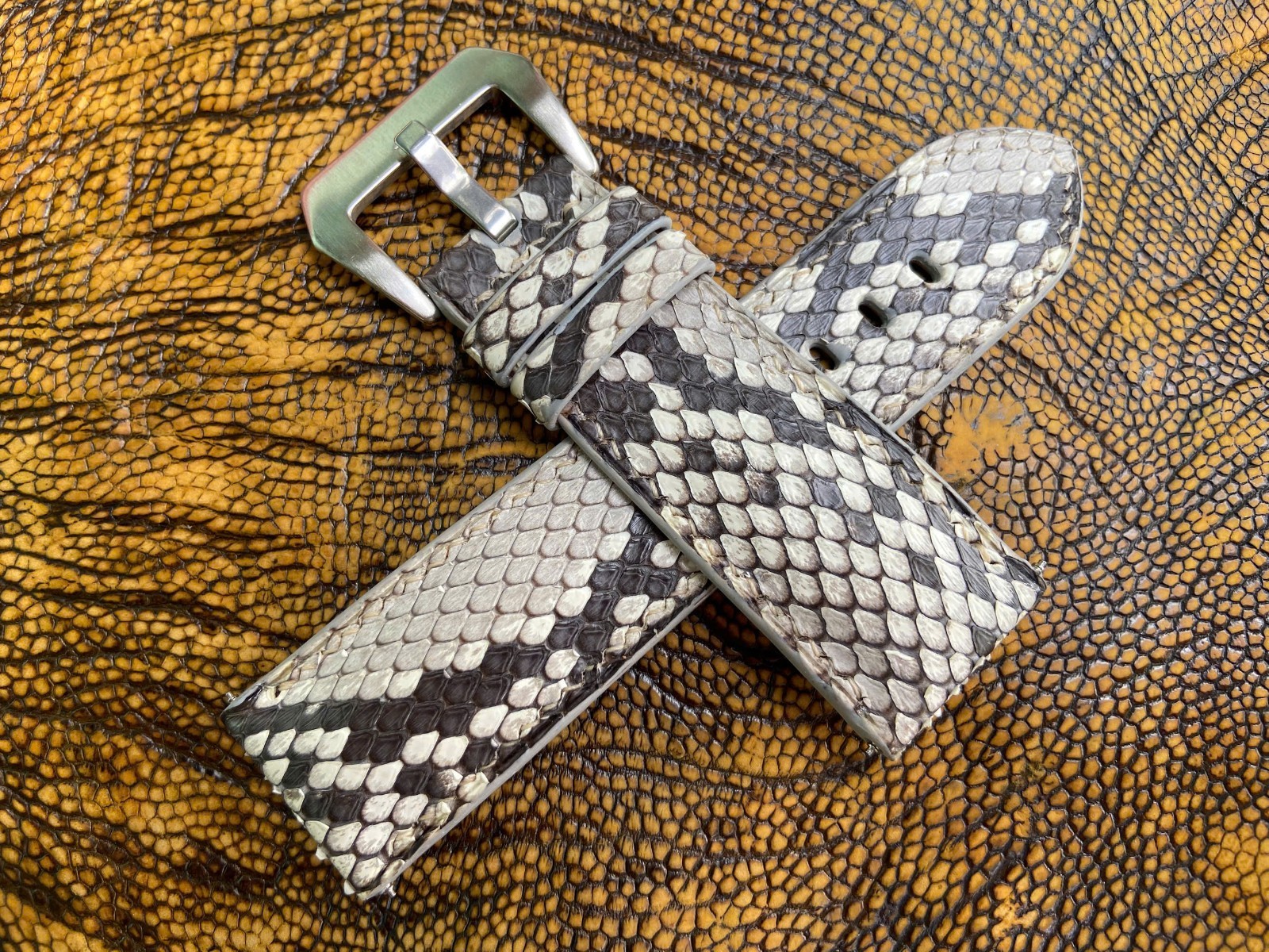 black white Snake Leather Watch Strap Band 14 16 18 19 20 21mm 22mm 23 24mm 26mm