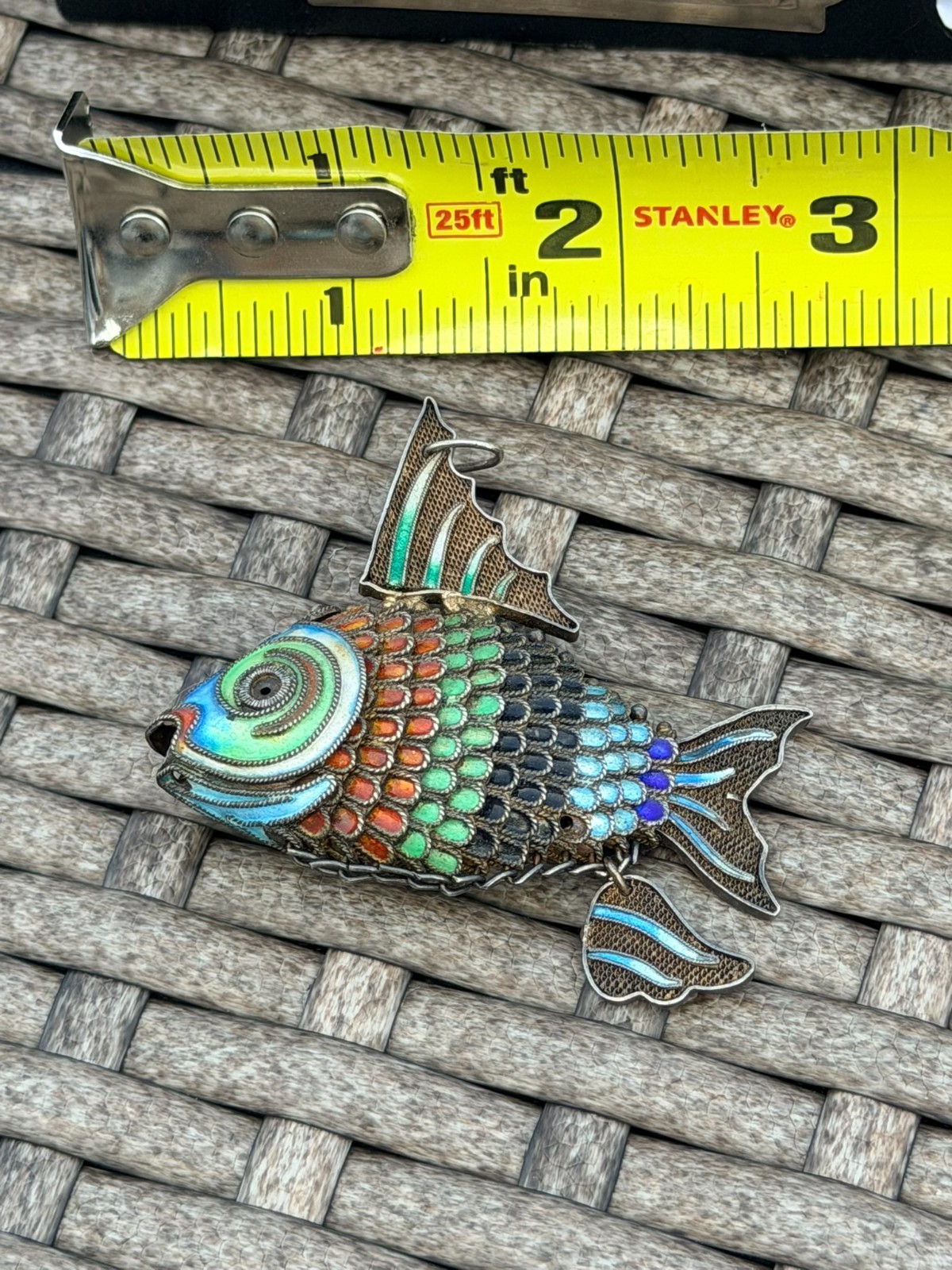 Vintage Chinese Export Silver Filigree Enamel Articulated Fish Brooch Hong Kong