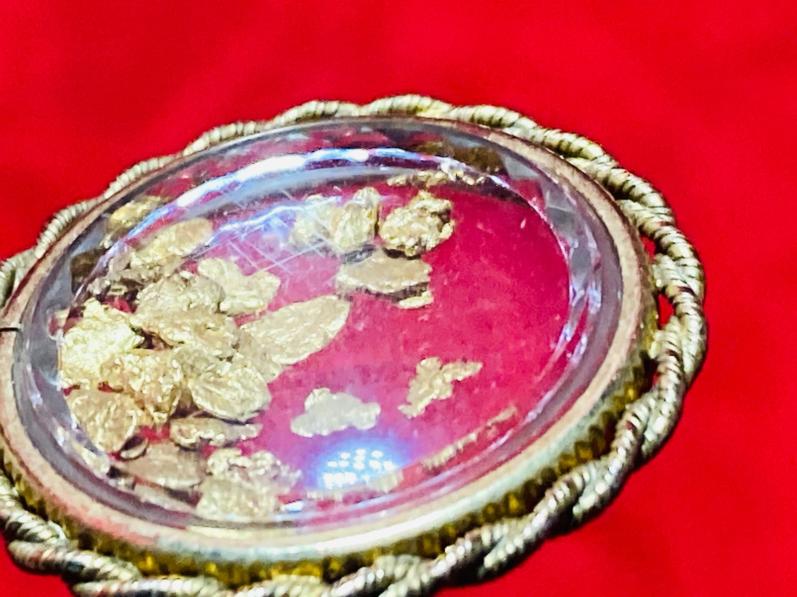 VTG Gold Flake Pendant 1/20 12K Gold Filled Nugget Locket Charm Clear Bezel-2.3G
