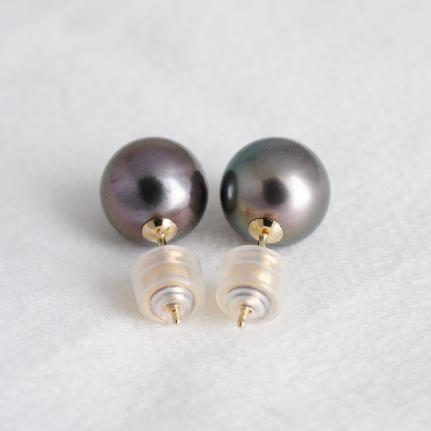 AAA High Luster 9.7mm Round Purple Tahitian Pearl Stud Earrings 18Kt Yellow Gold