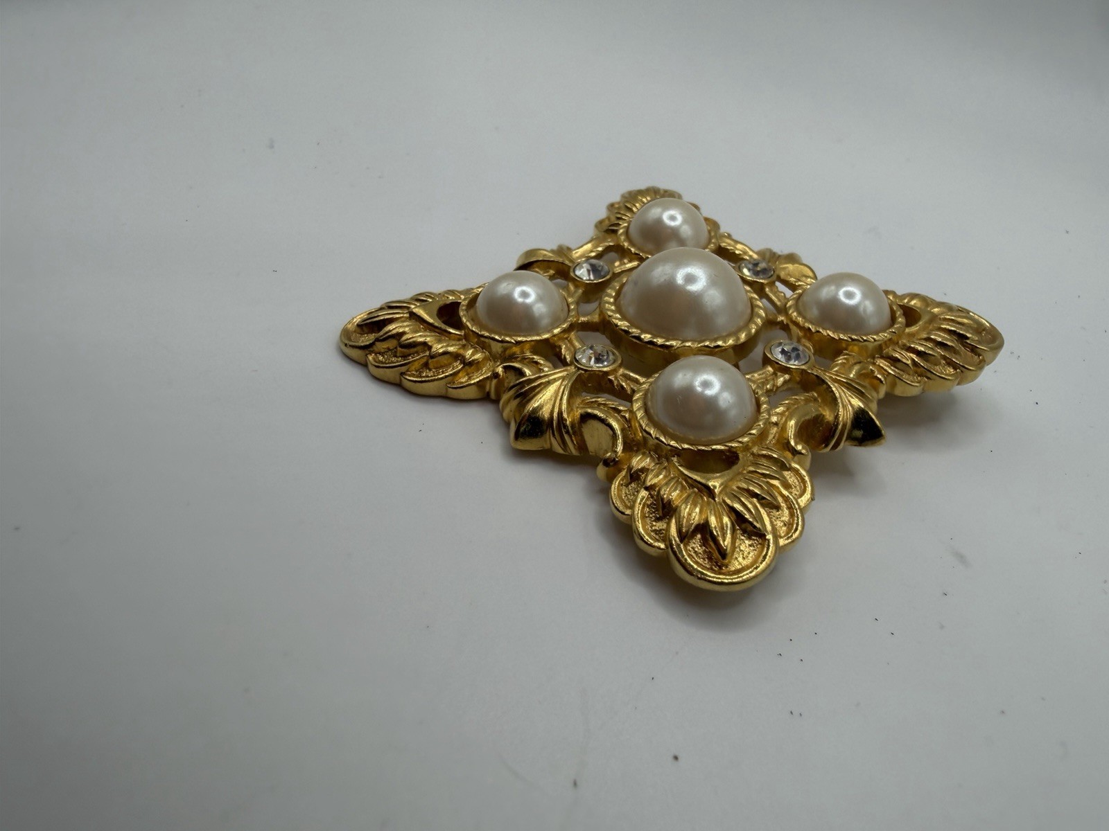 VTG KJL Avon Renaissance Simulated Pearl Rhinestone Pin Brooch Pendant BEAUTIFUL