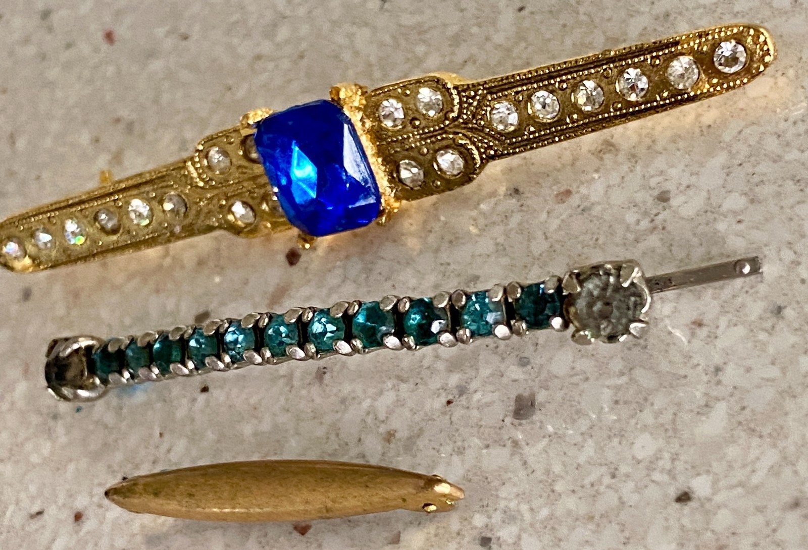 Vintage Art Deco Lot 3 Bar Brooch Pins Blue Sapphire Green Rhinestone Gold Tone
