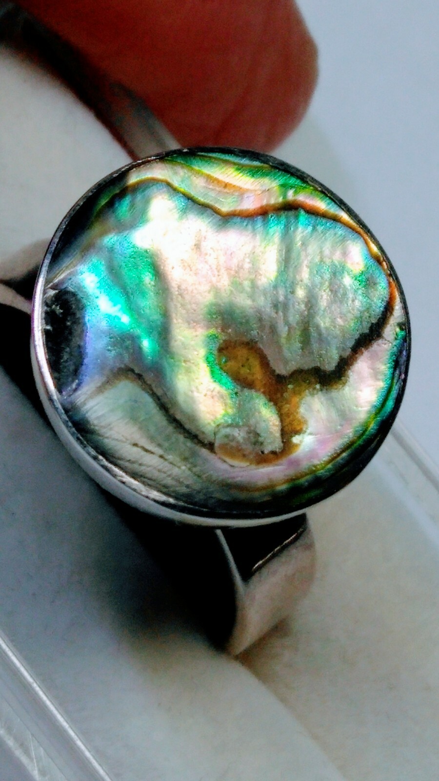 SPECTACULAR ABALONE SHELL INLAYS IN STERLING SILVER.925 RING SIZE 8.75-9.0!