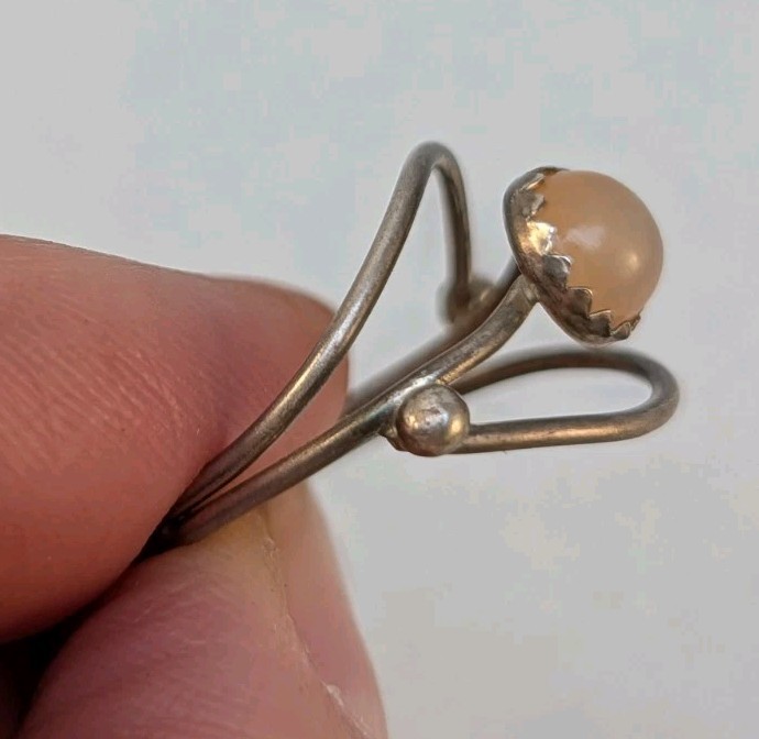 Vintage Sterling Silver Peach Moonstone Open Work Ring Sz 5.25