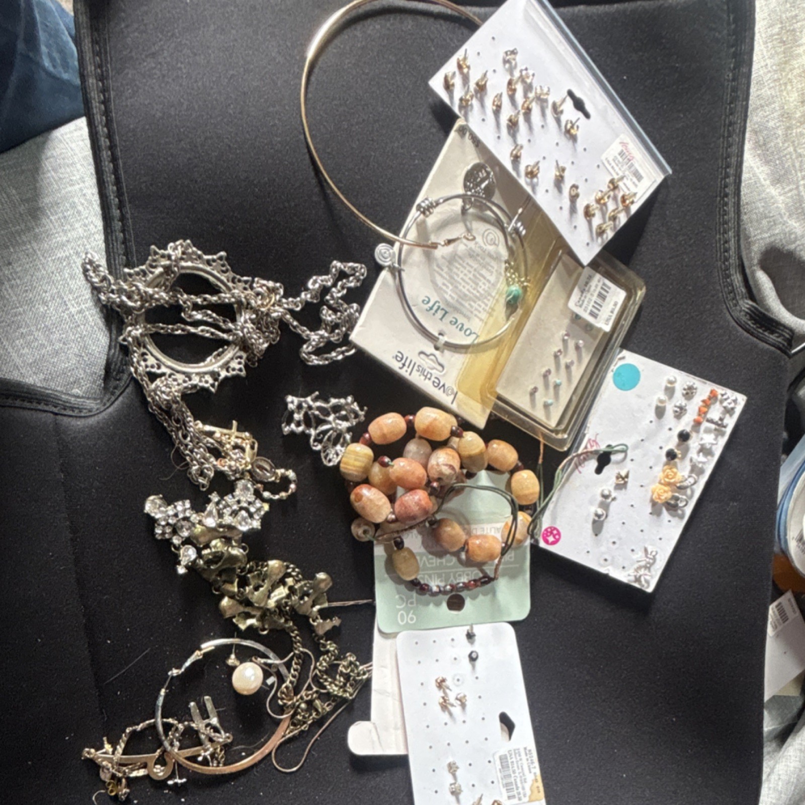 Mixed Fashion Jewelry Lot Earrings Necklaces Bracelets Metal/Plastic Silver Gold
