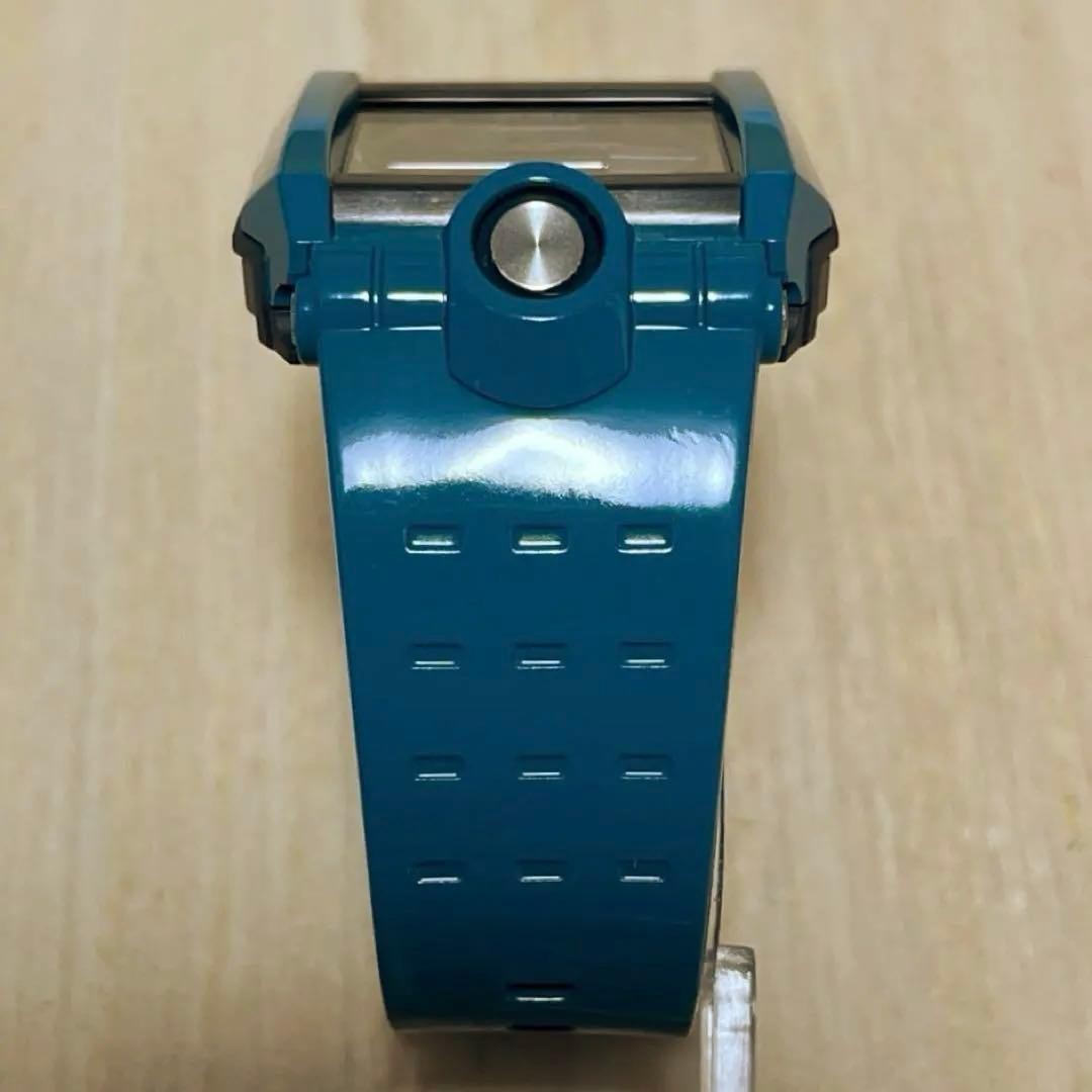 Discontinued Near Fully G-SHOCK G-8100 Turquoise Blue With Box