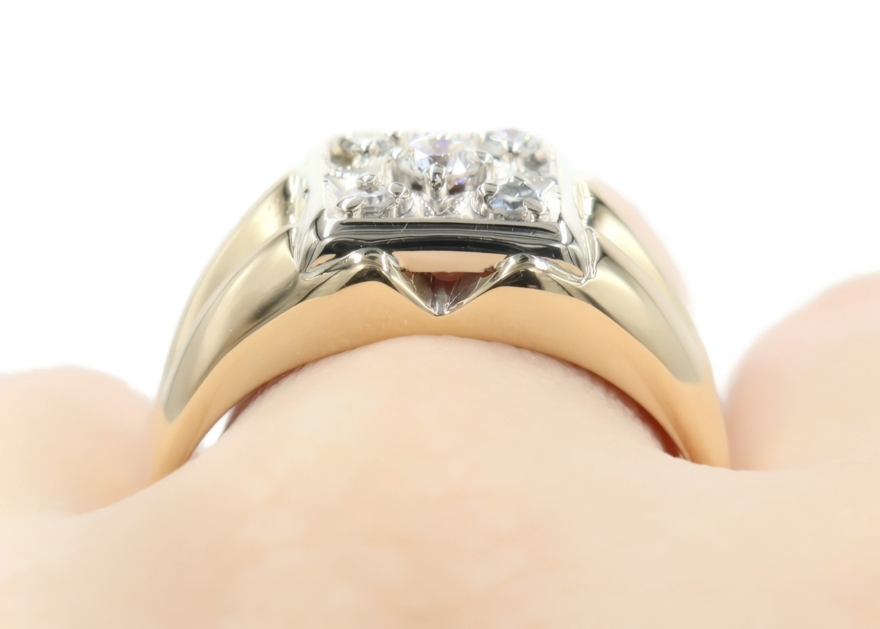 Men’s Vintage-Style 0.27 Ctw Round Diamond 14KT Two-Tone Gold Estate Ring – 6.2g