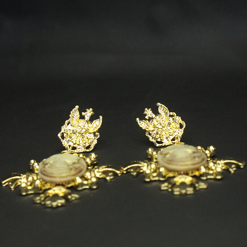 Baroque Alloy Resin Portrait Earrings Women Retro Palace Style Artistic Earrings