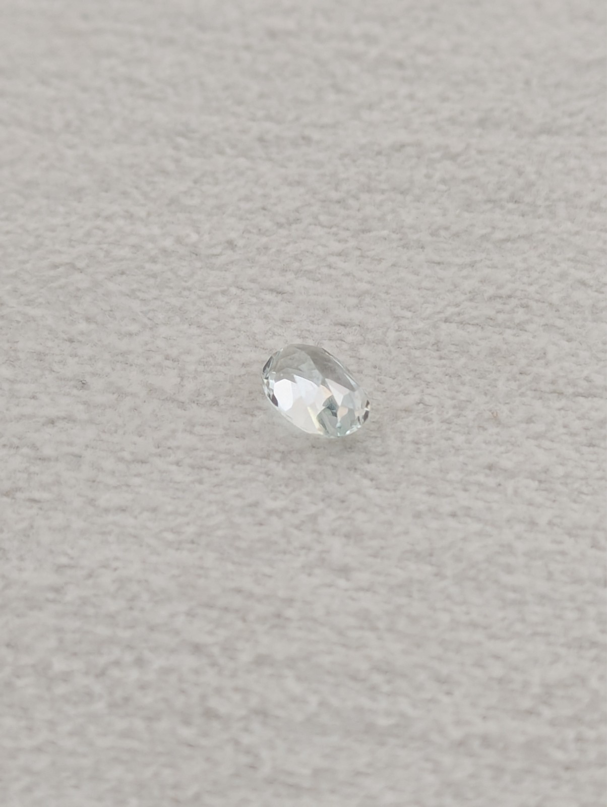 Aquamarine Clear Faceted Gemstone 2.3 carat (0.47g) 10.3 x 7.0 x 5.0 mm