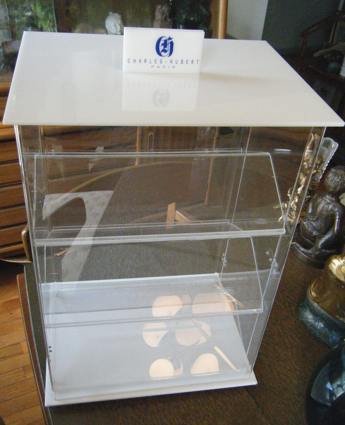 Vintage Charles Hubert Paris Rotating Countertop Lucite Watch Jewelry Display