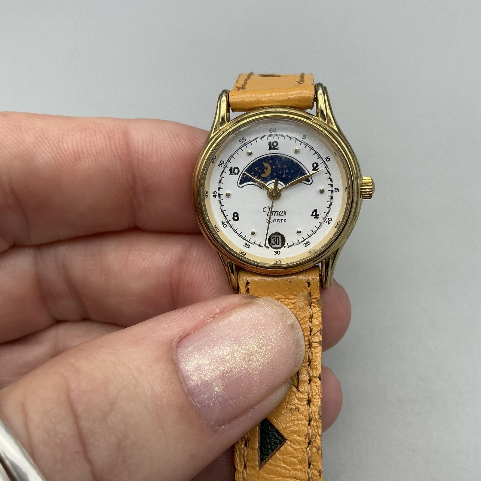 Vtg Timex Womens Watch 24mm Gold Tone Moon Phase Leather Date New Battery