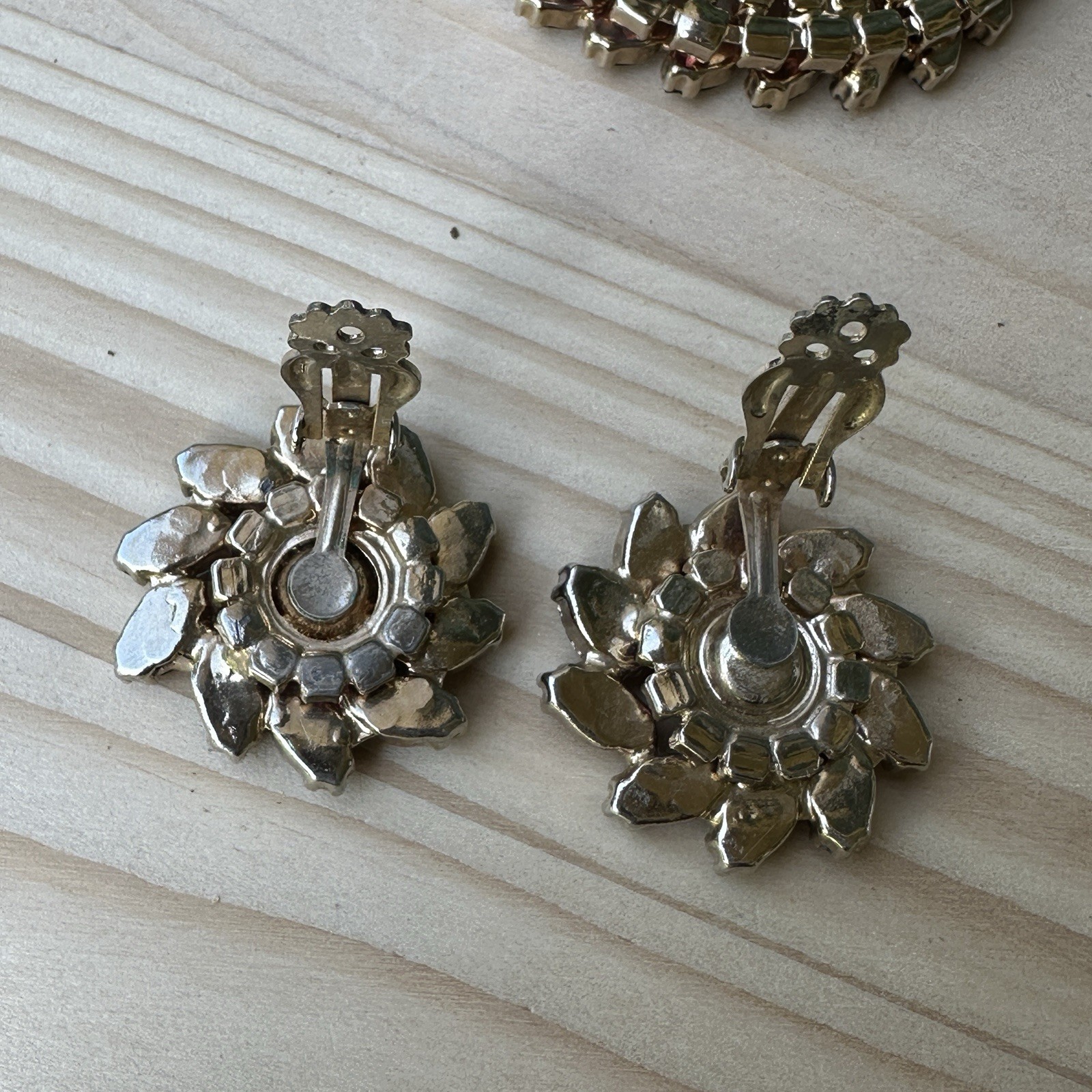 VTG 1950s Wreath Brooch Pin 2.375 Inch Earrings Pink Smoky Navettes Gold Plated