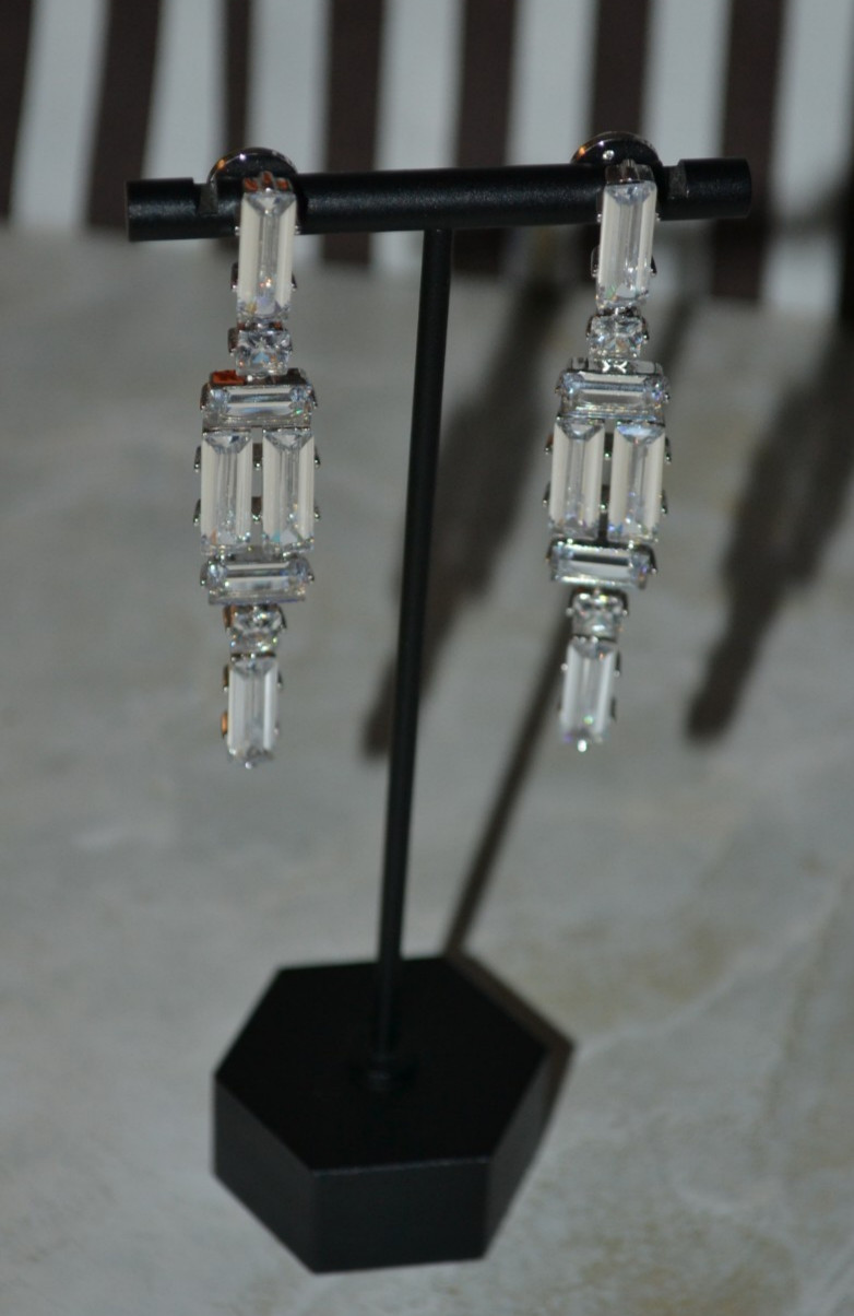 Henri Bendel Crystal Chandelier Style Drop Earrings Statement
