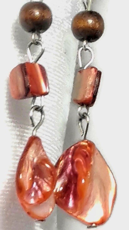 Iridescent Peach Mother of Pearl Shell 3-Strand Statement Necklace & Earring Set