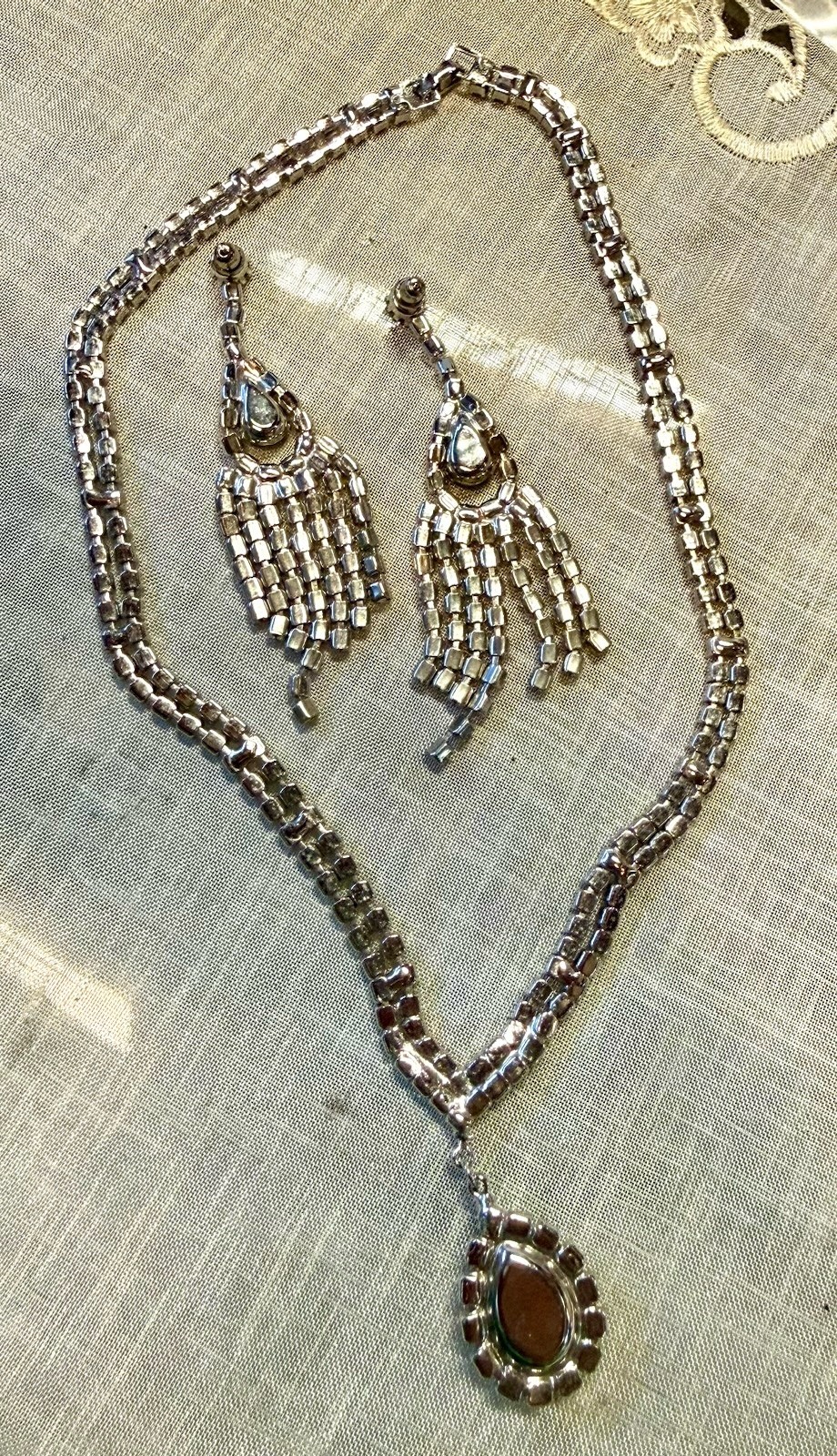 Vintage Emerald Green Rhinestone Necklace Earrings Set Chandelier