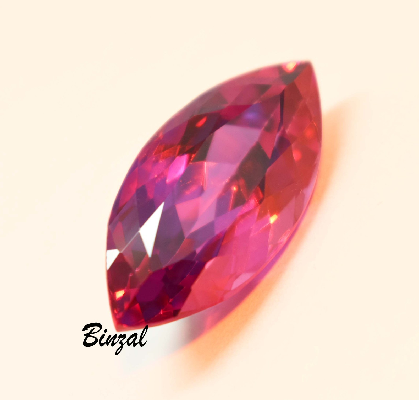 Natural Stunning 20‑22 Ct Marquise Cut Alexandrite Natural Color Change Gemstone