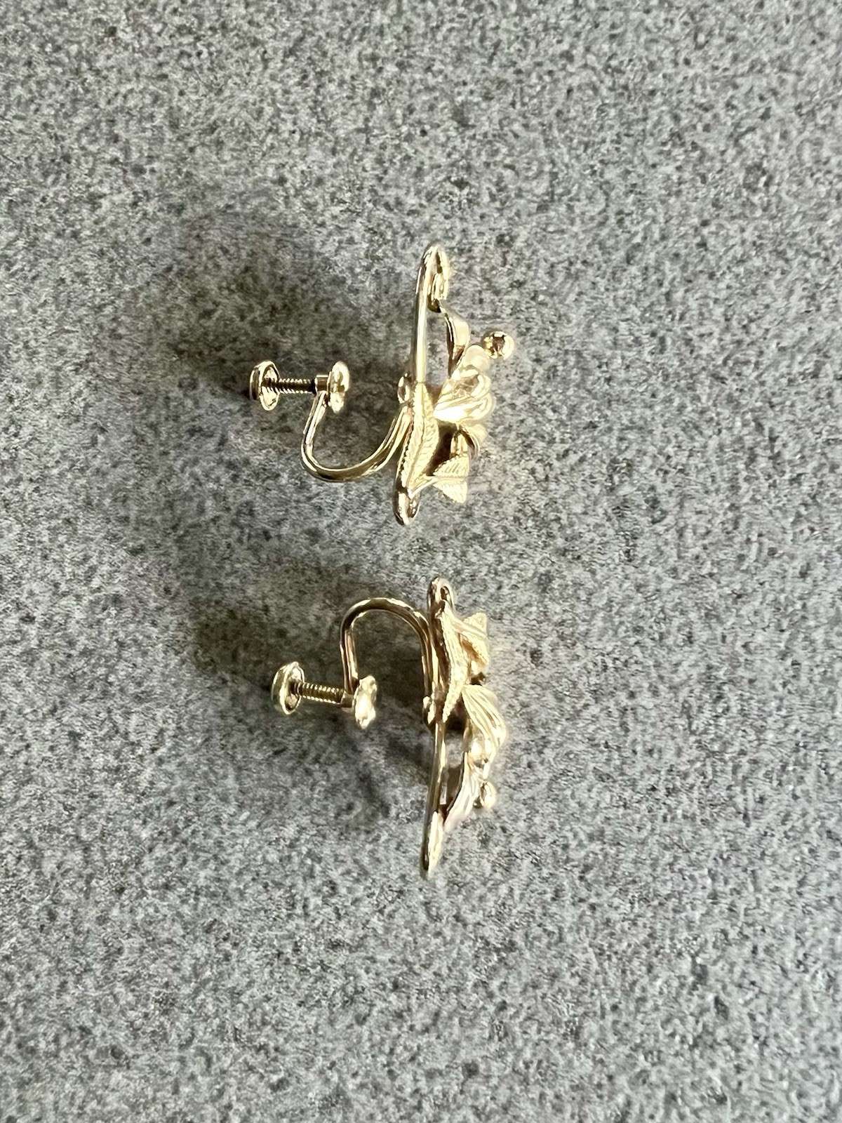 Van Dell Vintage 1/20 12K GF Screw Back Earrings in Original Presentation Box ￼