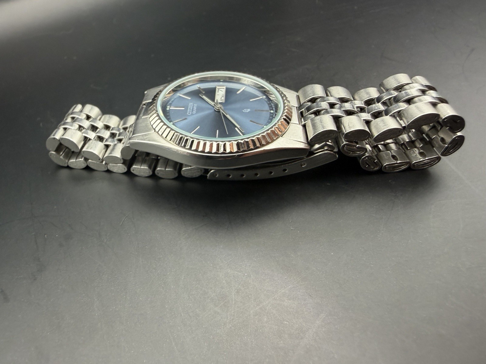 Vintage 1984 Citizen Quartz 6100-R01037 Men’s Watch -Blue Dial Original Bracelet