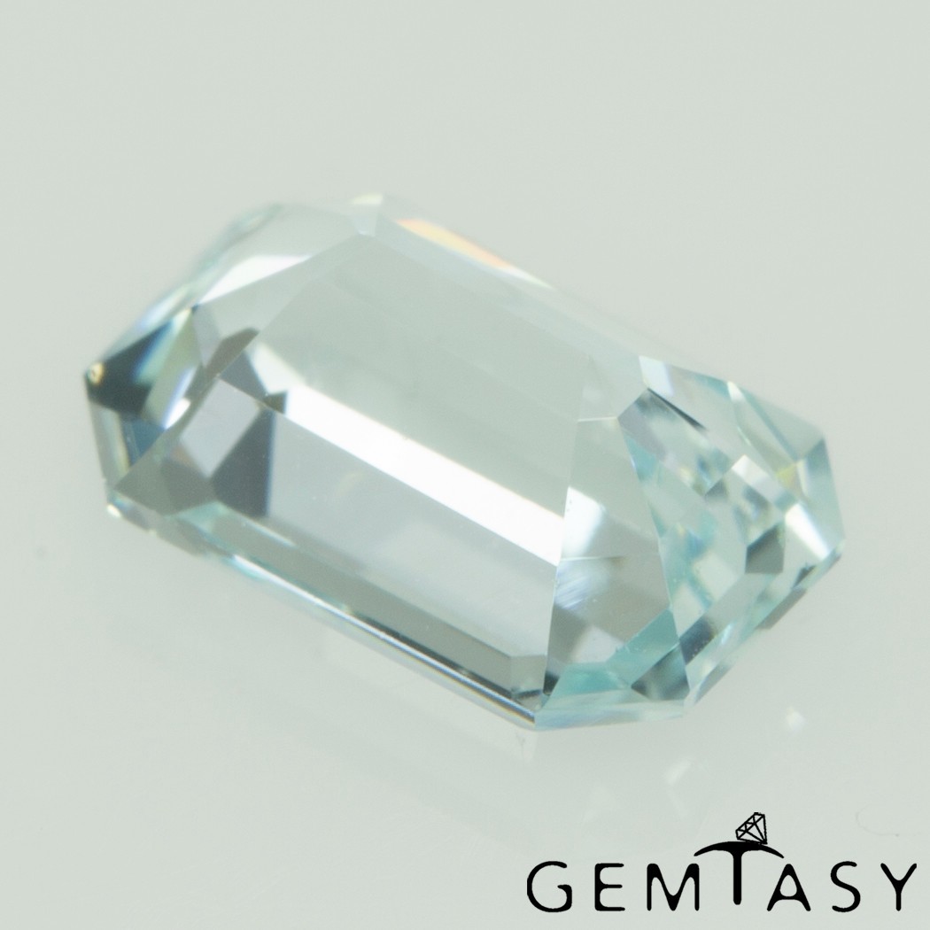 Cut stone – Aquamarine YAG Czochralski (Pulled) lab grown 6x4mm 0.74-0.96ct