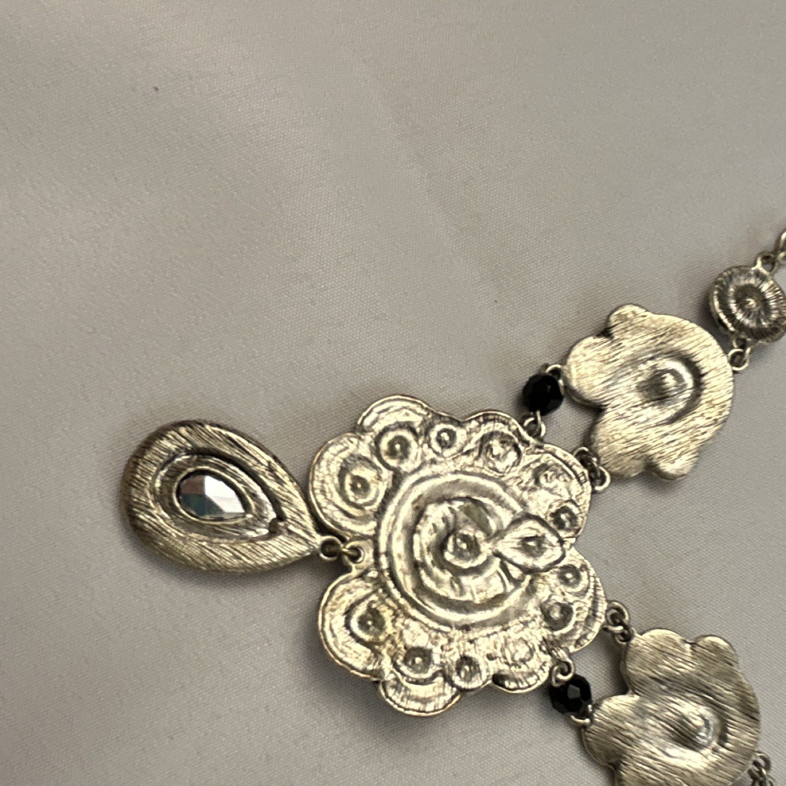 Lia Sophia Silver Tone Cable Chain Floral Pendant Necklace Clear/Black Crystal
