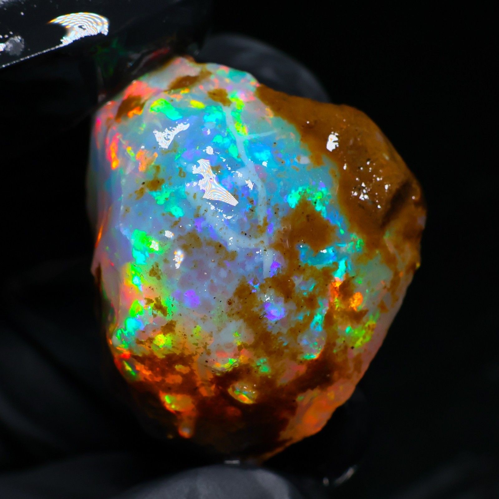 Natural Ethiopian Welo Opal Rough 102.40Ct Gemstone – Bright Play of Color Fire