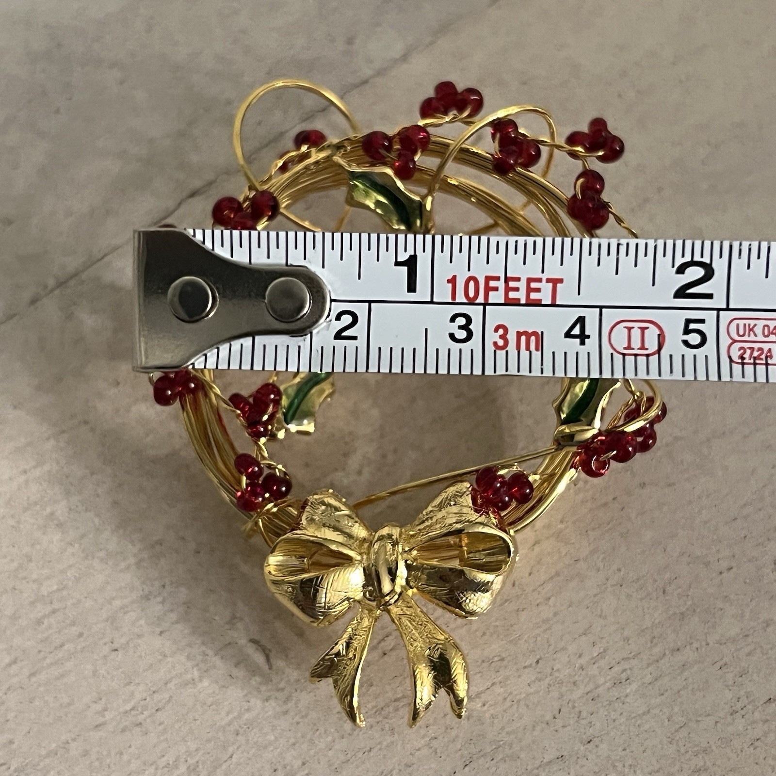 Christmas Holiday Wreath Ring Crystal Like Beaded Berries 2.5″