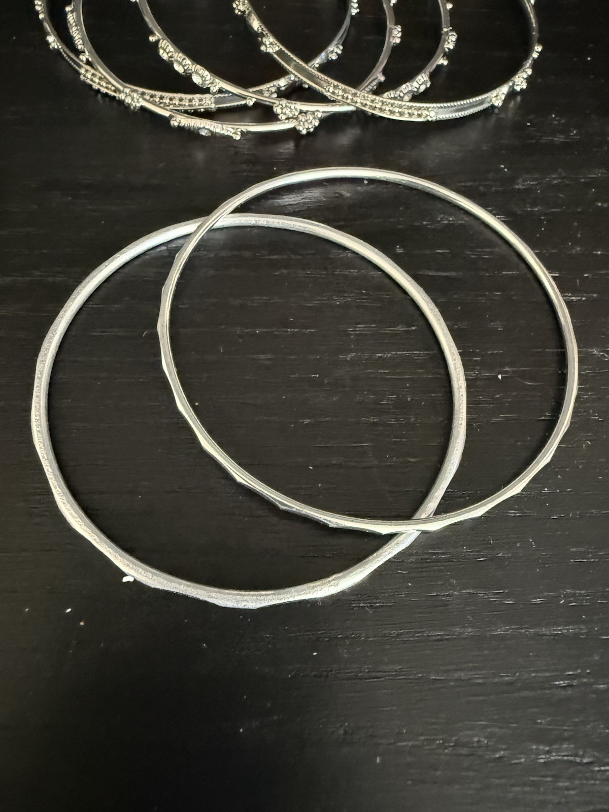 Lot Of 20+ Silver Tone Bangle Bracelets Thin Lightweight Stackable Textured