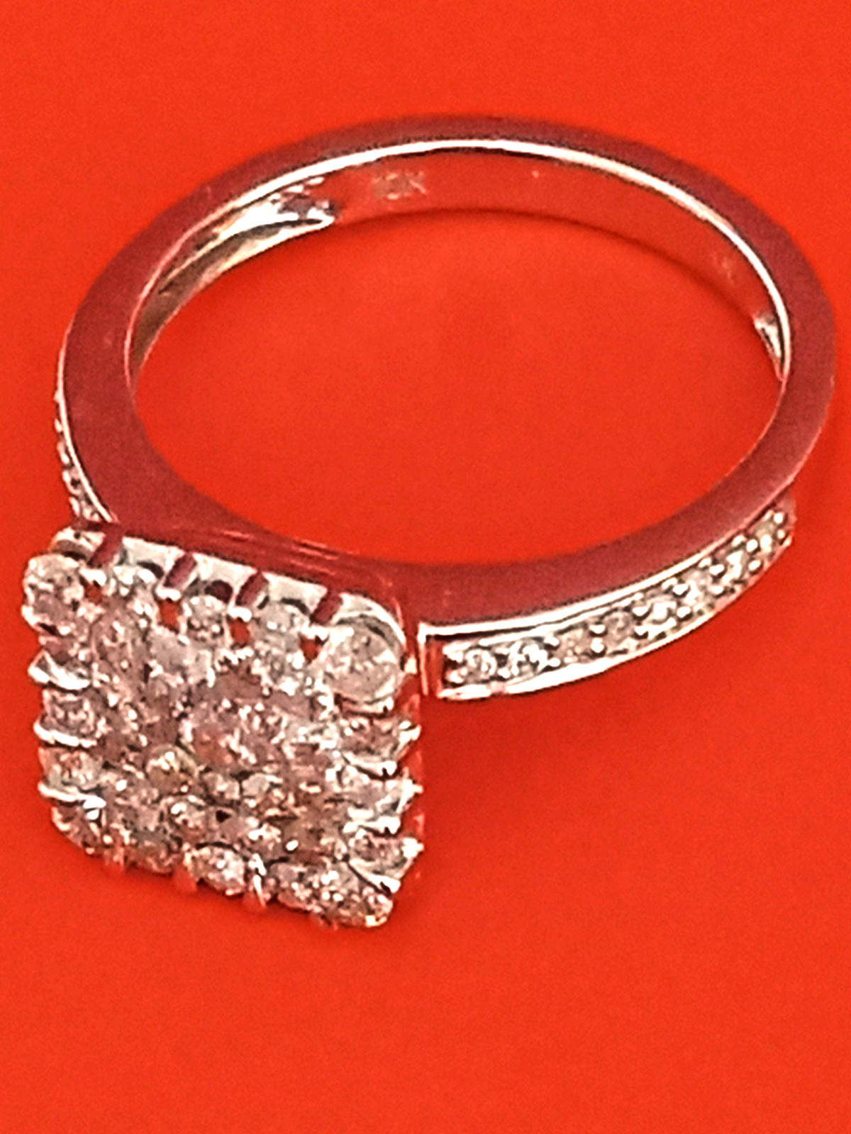 1ct Diamond (H 12) Ring in 10K White Gold Size 7, 3.70g