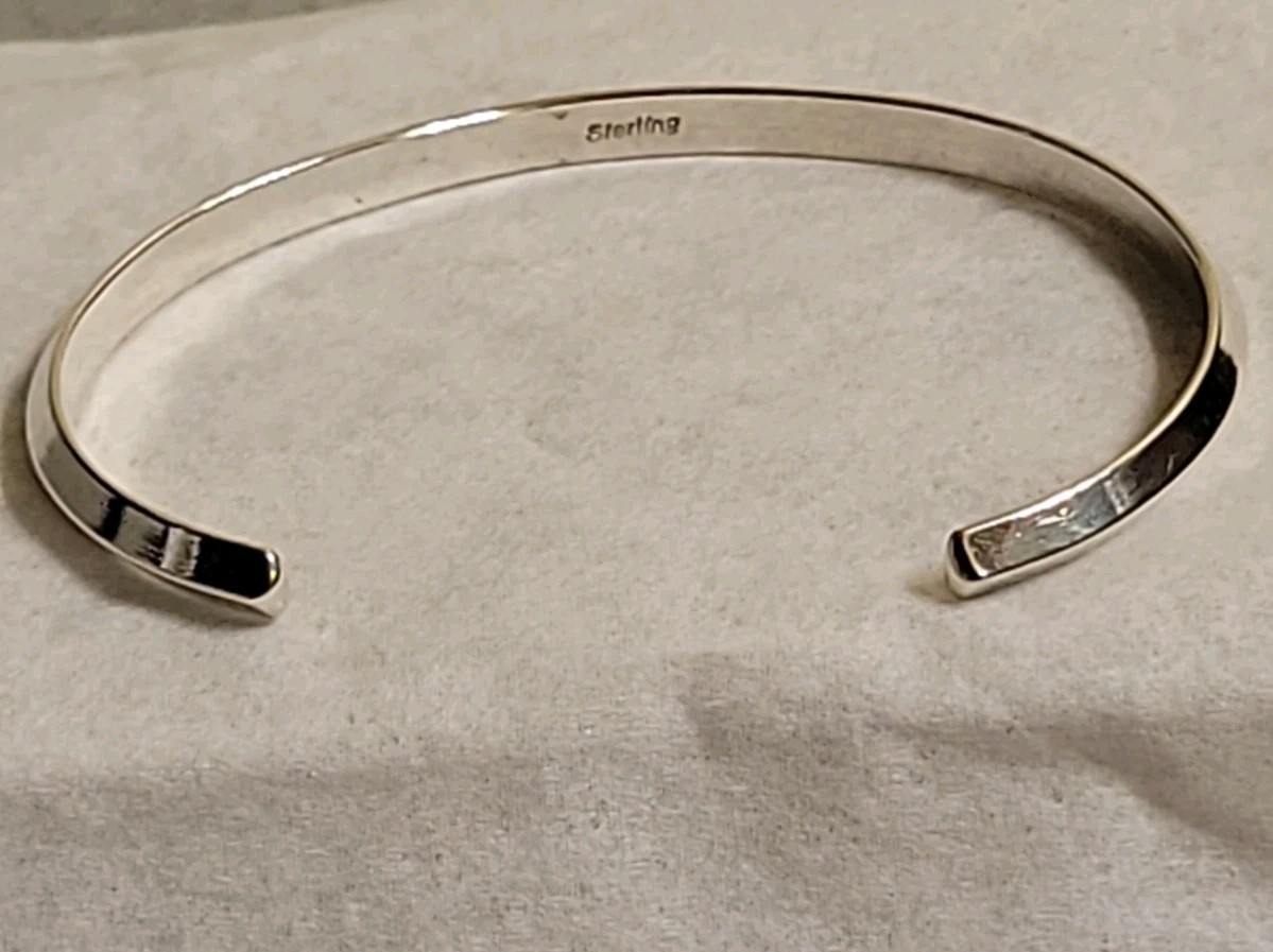 Vintage NAVAJO Sterling Silver Hand Stamped Carinated Cuff Bracelet 9 Grams