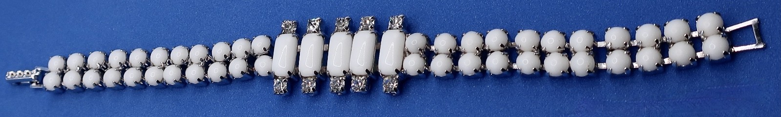 Vintage Milk Glass Clear Rhinestone Demi-Parure Set 15.5″ Necklace & 7″ Bracelet